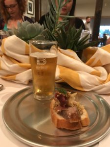 Brat Outta Helles Bite + Dos Daydrinker Munich Helles